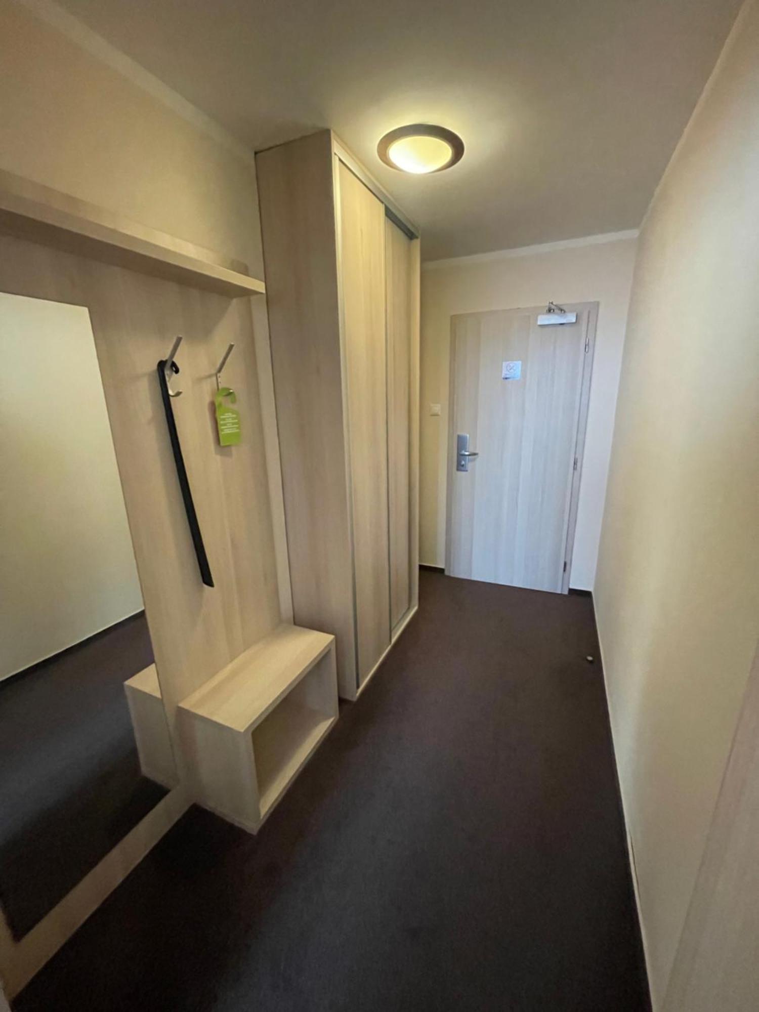 Hotel Spectrum เตอร์นาวา ภายนอก รูปภาพ